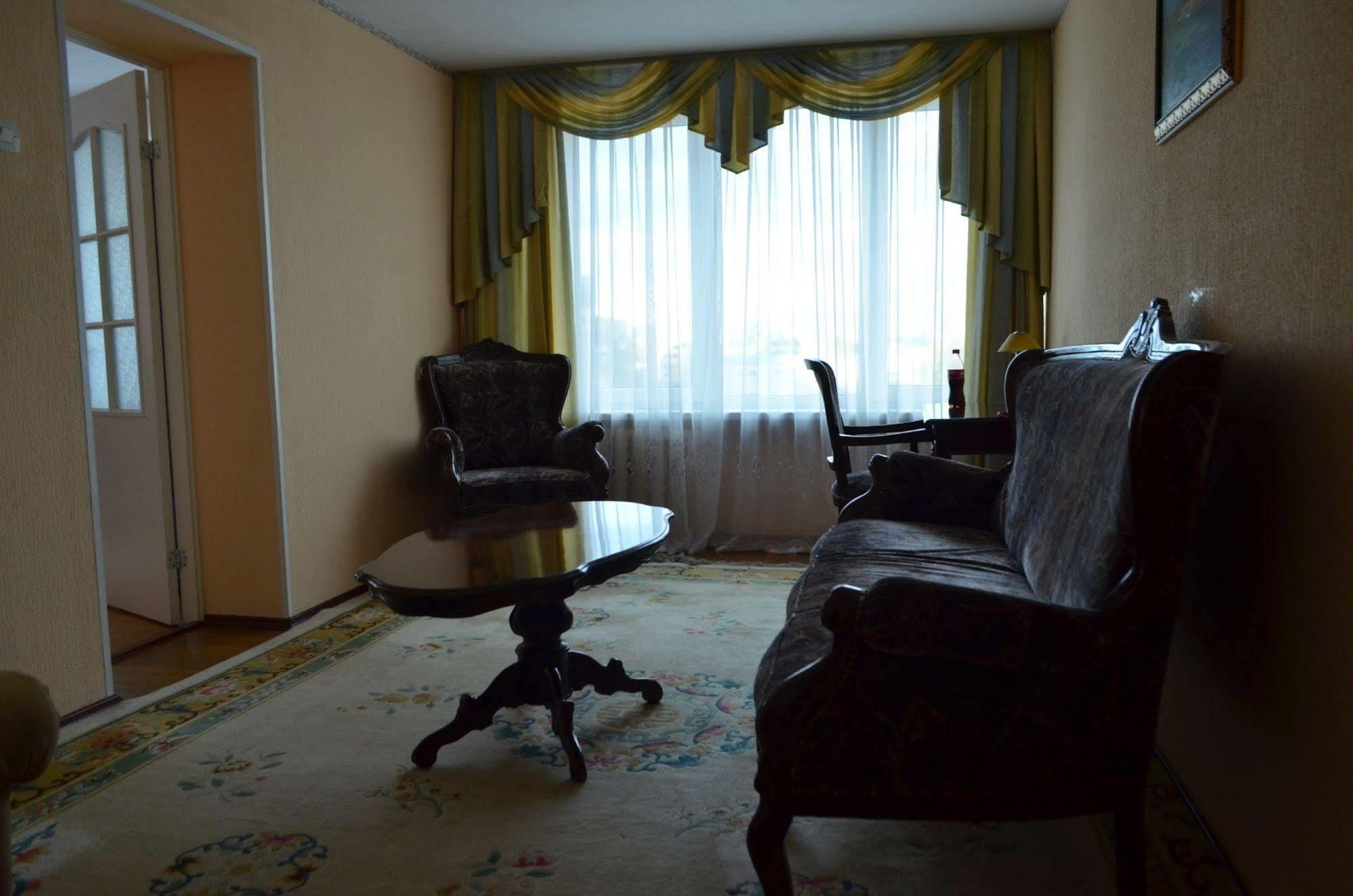 Rizhskaya Hotell Pskov Exteriör bild